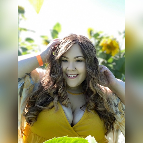 Meet your Posher, Elyssa - Picture 7 of 8